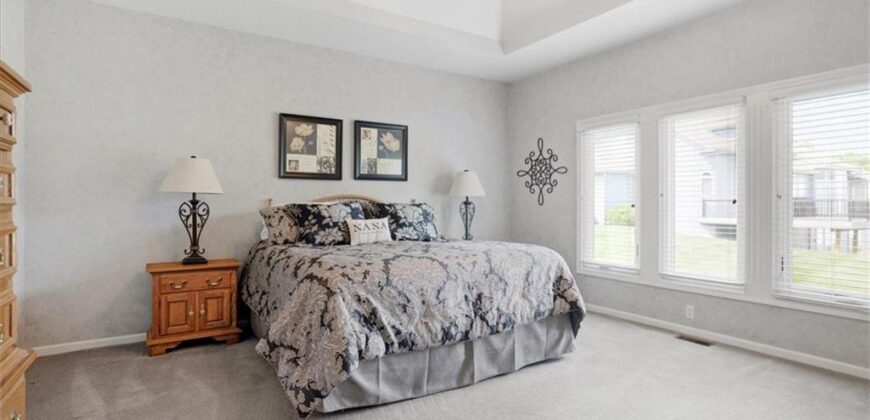 8623 N Richmond Avenue, Kansas City, MO 64157