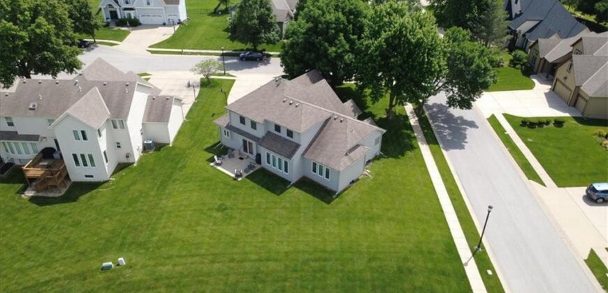 8623 N Richmond Avenue, Kansas City, MO 64157