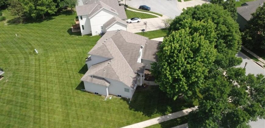 8623 N Richmond Avenue, Kansas City, MO 64157