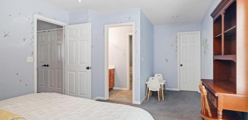 8623 N Richmond Avenue, Kansas City, MO 64157