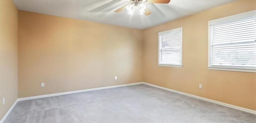 8623 N Richmond Avenue, Kansas City, MO 64157