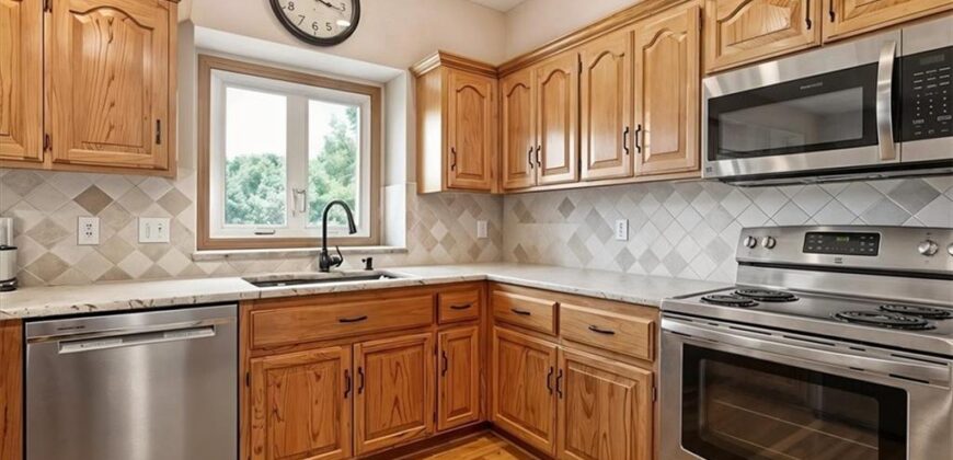 8623 N Richmond Avenue, Kansas City, MO 64157