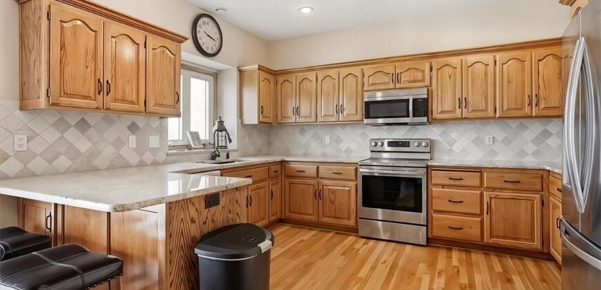 8623 N Richmond Avenue, Kansas City, MO 64157
