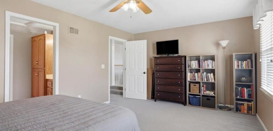 8623 N Richmond Avenue, Kansas City, MO 64157