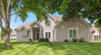 8623 N Richmond Avenue, Kansas City, MO 64157