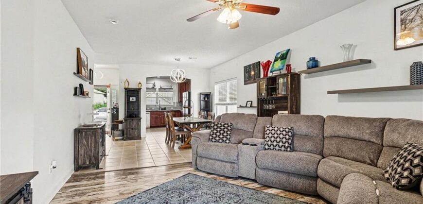 12216 N Pomona Lane, Kansas City, MO 64163