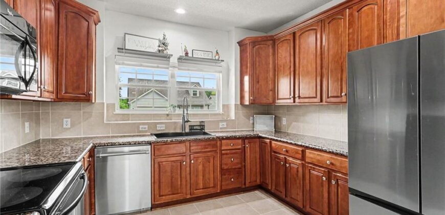 12216 N Pomona Lane, Kansas City, MO 64163