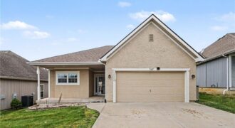12216 N Pomona Lane, Kansas City, MO 64163