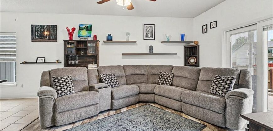 12216 N Pomona Lane, Kansas City, MO 64163