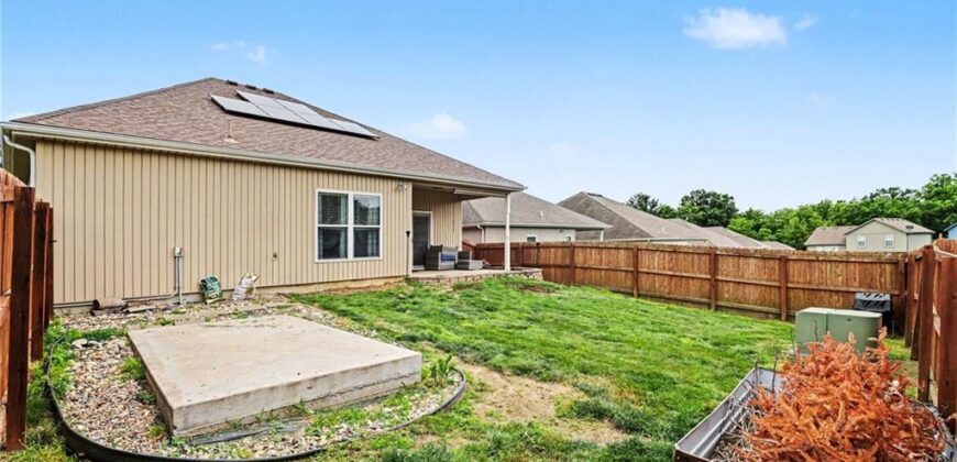 12216 N Pomona Lane, Kansas City, MO 64163