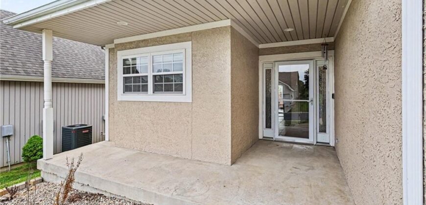 12216 N Pomona Lane, Kansas City, MO 64163