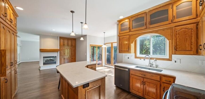 7801 N Revere Drive, Kansas City, MO 64151