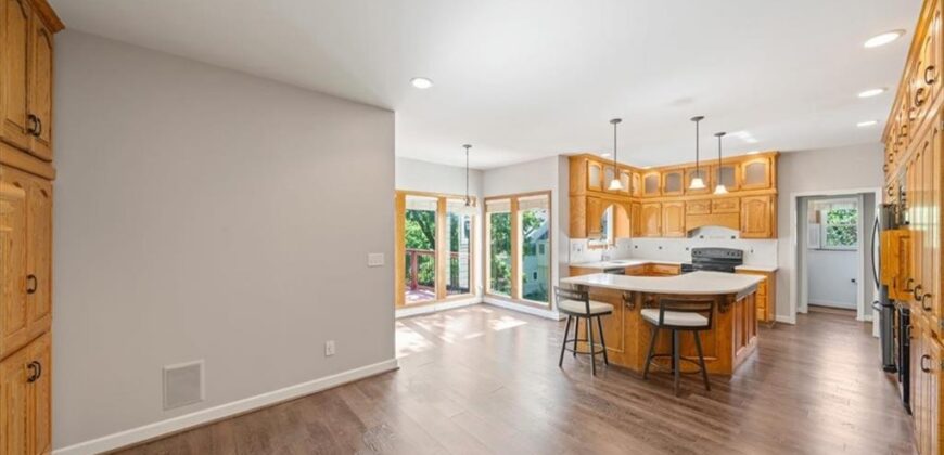 7801 N Revere Drive, Kansas City, MO 64151