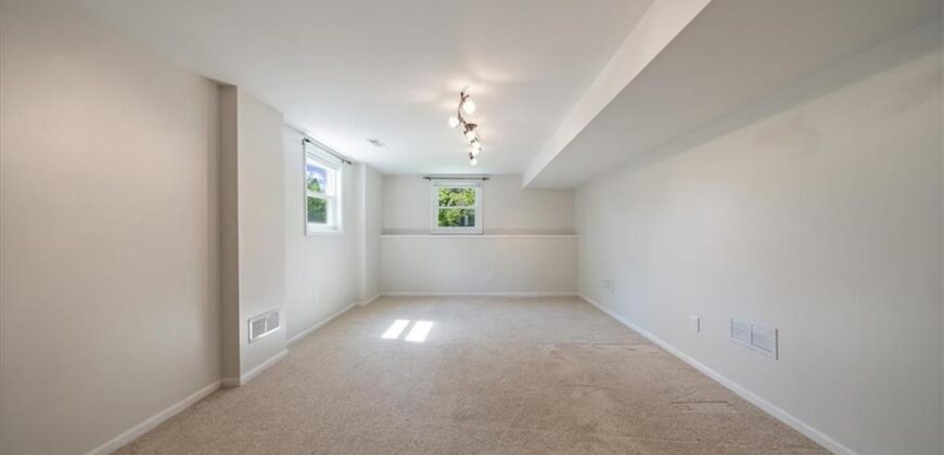 7801 N Revere Drive, Kansas City, MO 64151