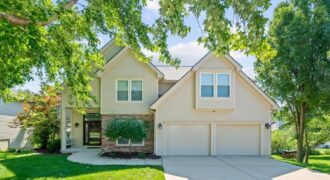 7801 N Revere Drive, Kansas City, MO 64151