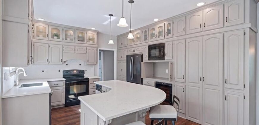 7801 N Revere Drive, Kansas City, MO 64151