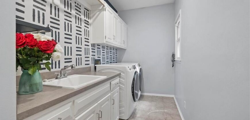 5812 NW Hickory Place, Parkville, MO 64152
