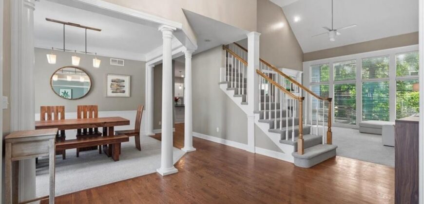 5812 NW Hickory Place, Parkville, MO 64152