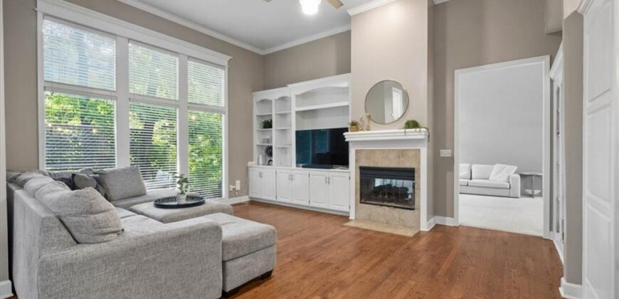 5812 NW Hickory Place, Parkville, MO 64152