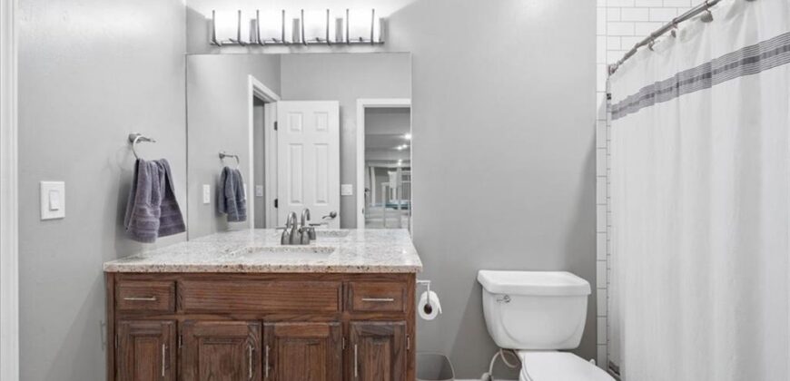 5812 NW Hickory Place, Parkville, MO 64152