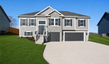 1110 Oak Ridge Street, Kearney, MO 64060