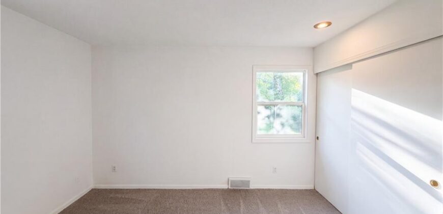 5243 N Lydia Avenue, Kansas City, MO 64118