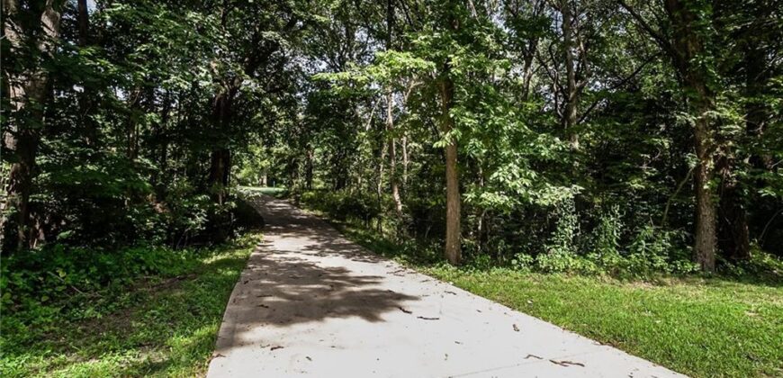 17601 River Drive, Kearney, MO 64060