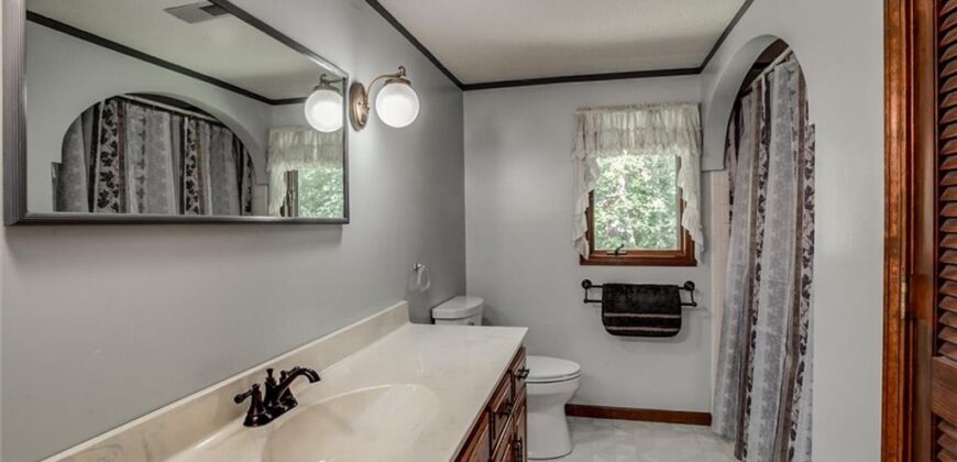 17601 River Drive, Kearney, MO 64060