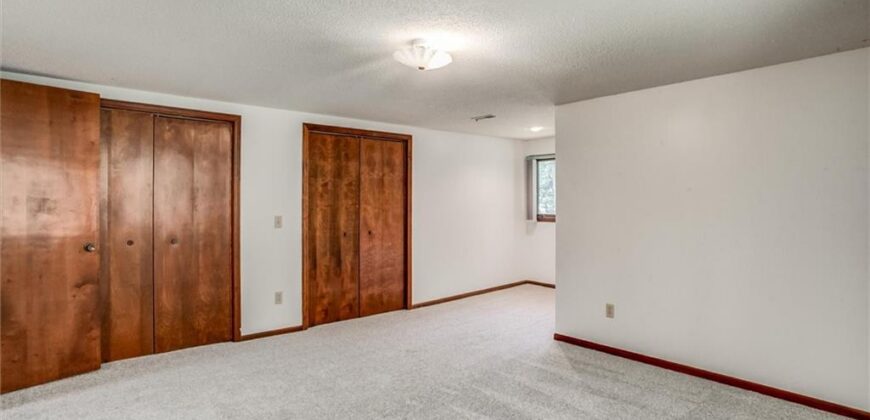 17601 River Drive, Kearney, MO 64060