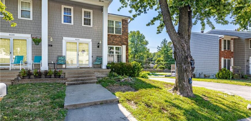 8033 N Harrison Lane, Kansas City, MO 64118