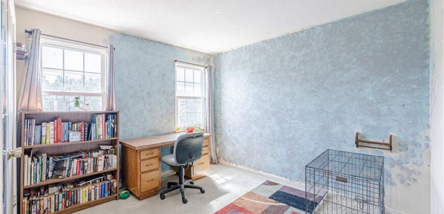 8033 N Harrison Lane, Kansas City, MO 64118