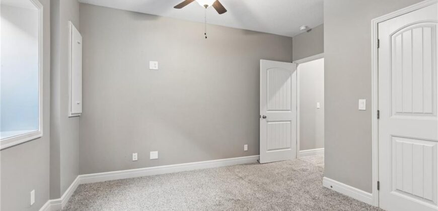 6717 NW 104th Terrace, Kansas City, MO 64154