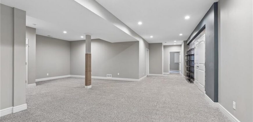 6717 NW 104th Terrace, Kansas City, MO 64154