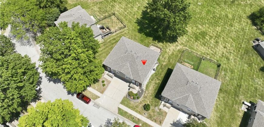 8669 N Hull Avenue, Kansas City, MO 64154