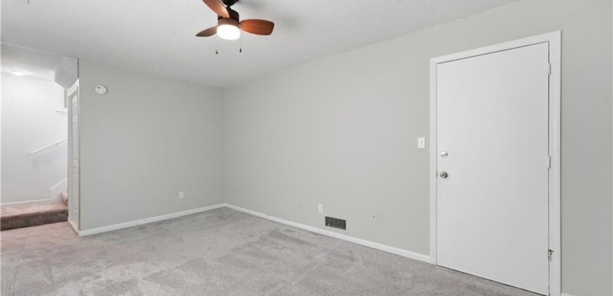8669 N Hull Avenue, Kansas City, MO 64154