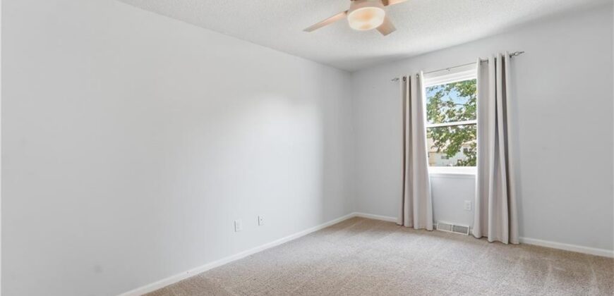 8669 N Hull Avenue, Kansas City, MO 64154