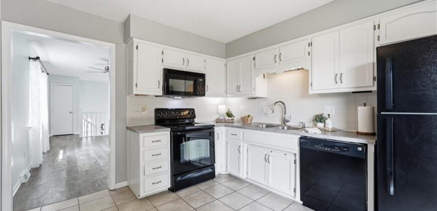 8669 N Hull Avenue, Kansas City, MO 64154