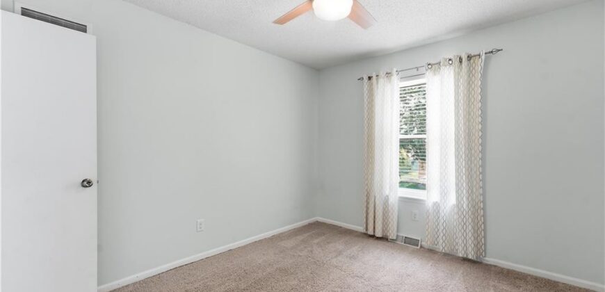 8669 N Hull Avenue, Kansas City, MO 64154