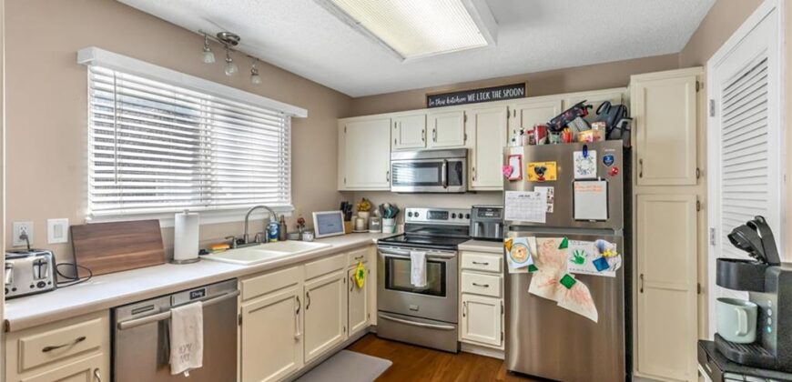 6210 NW 82nd Terrace, Kansas City, MO 64151