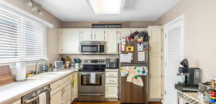 6210 NW 82nd Terrace, Kansas City, MO 64151