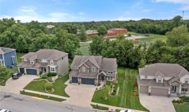 13365 NW 72nd Street, Parkville, MO 64152