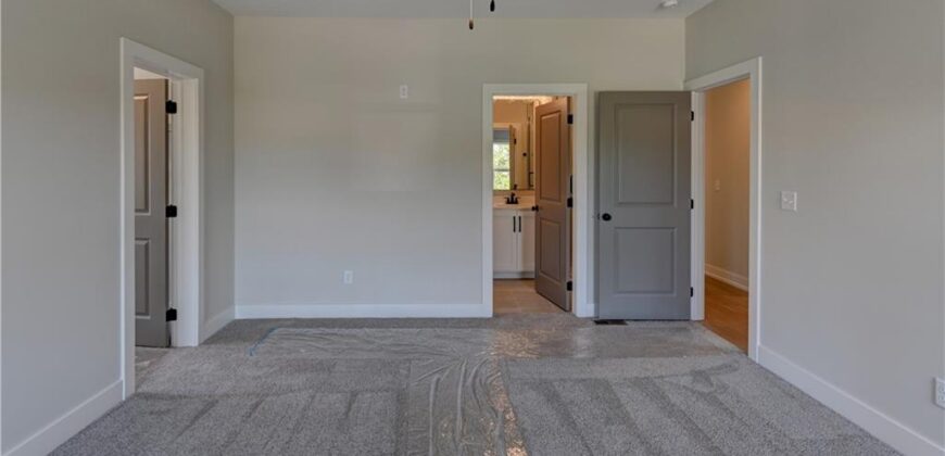 6400 NW 98th Street, Kansas City, MO 64153