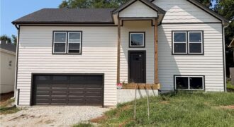 2030 W Springs Way, Excelsior Springs, MO 64024