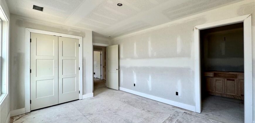 8300 NW 90th Street, Kansas City, MO 64153