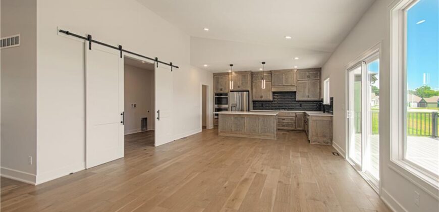 7551 NW Gower Avenue, Kansas City, MO 64151