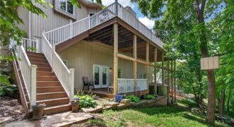 10402 NW River Hills Drive, Parkville, MO 64152
