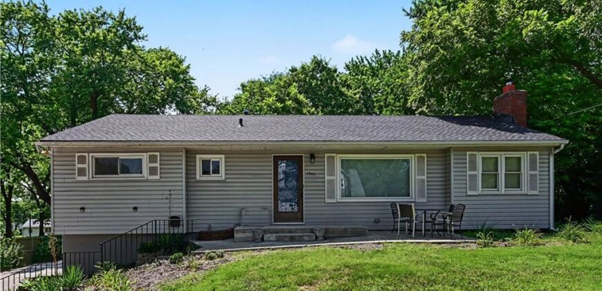7940 N Broadway Street, Kansas City, MO 64118
