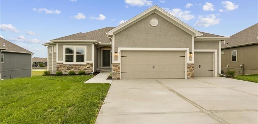 11016 N Corrington Avenue, Kansas City, MO 64156