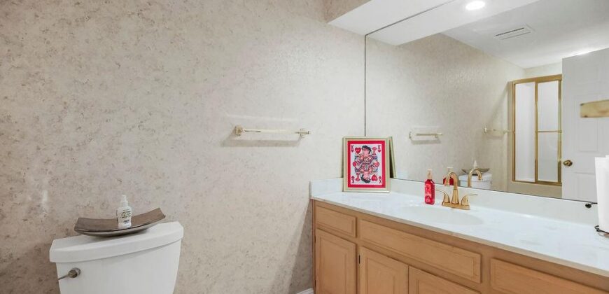6300 NW 82nd Court, Kansas City, MO 64151