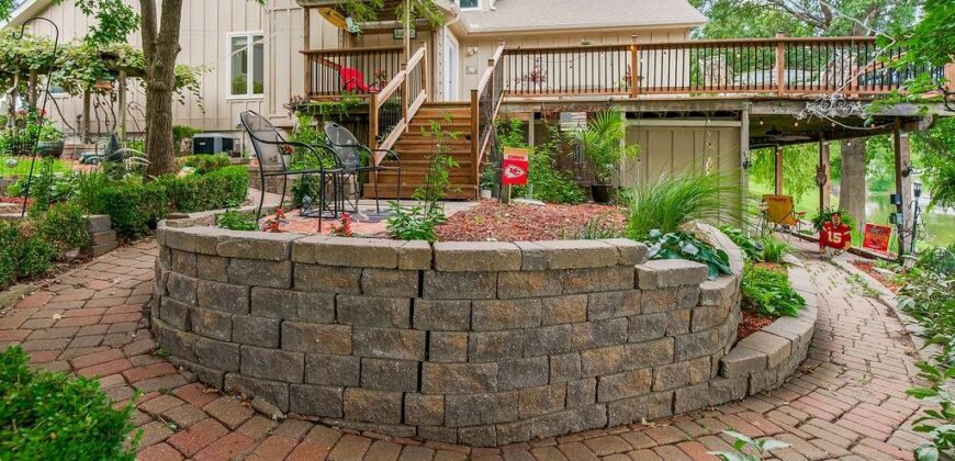 6300 NW 82nd Court, Kansas City, MO 64151